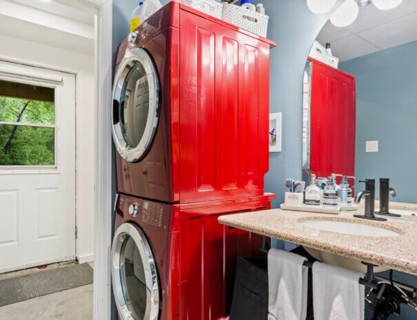 16AA1419-003A-457C-A48E-1F9C5D5F15C8_1_201_a